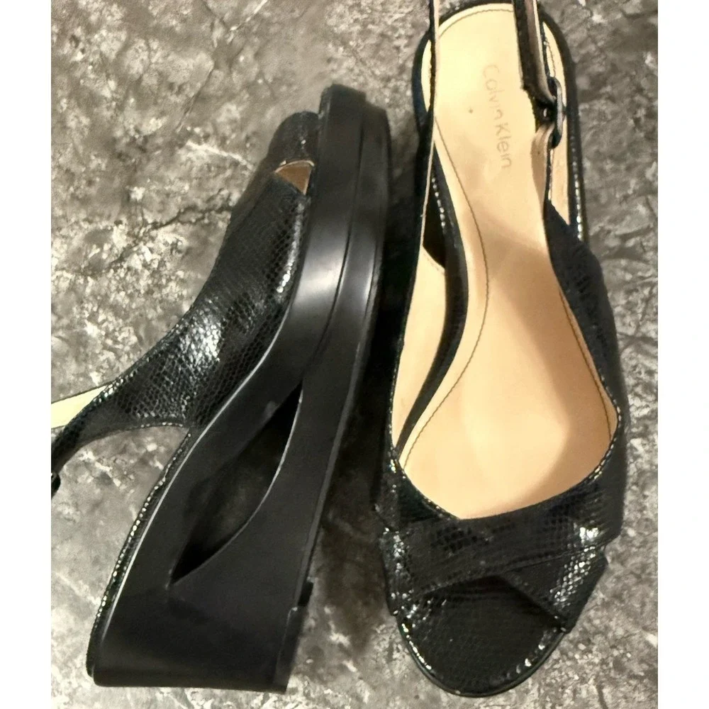 CALVIN KLEIN Rosaria Snake Print SlingBack‎ Cutout  Wedge Heel Sandal Black 8.5M